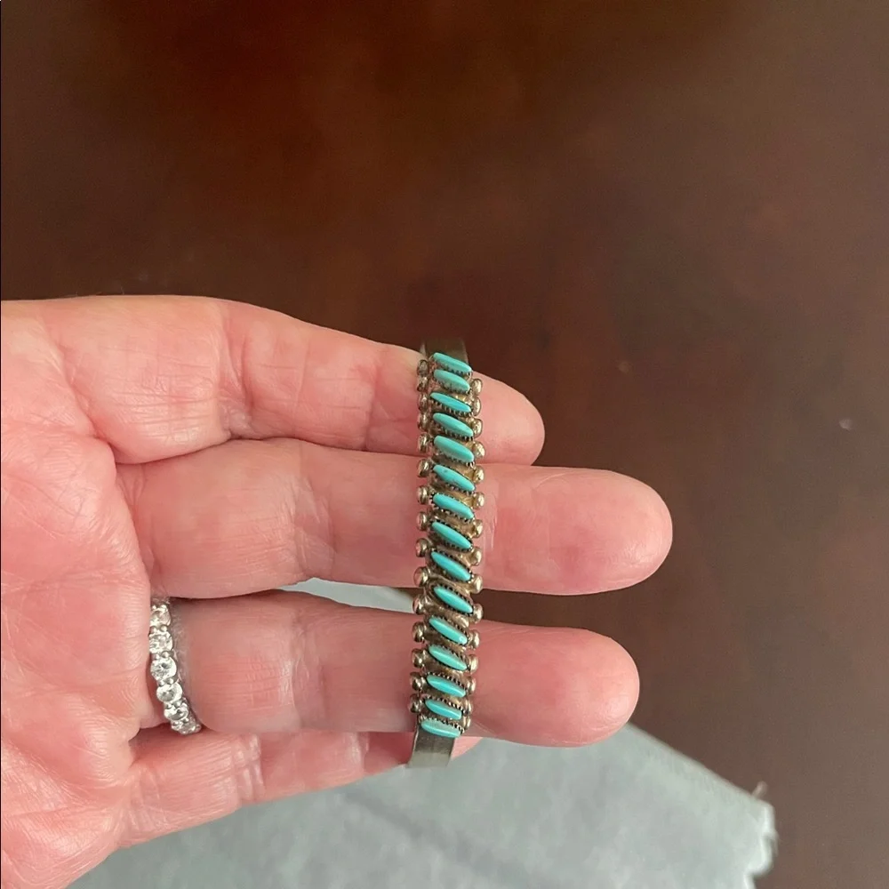 Zuni Vintage Petite Point Set Turquoise & Sterling Silver Cuff Bracelet - Picture 2 of 3